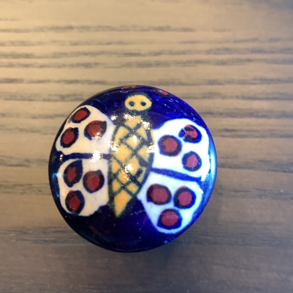 Porcelain and brass - handmade drawer pulls - 6 in total - Picture 2 of 7